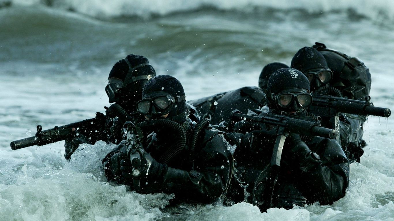 Ανθρωποκυνηγητό σε εξέλιξη στη Β.Κορέα – Navy seals διείσδυσαν στην χώρα – Η Πιονγιάνγκ ετοιμάζεται να πλήξει ΗΠΑ και Ν.Κορέα ως αντίποινα για την απόπειρα δολοφονίας του Κιμ Γιονγκ Ουν!